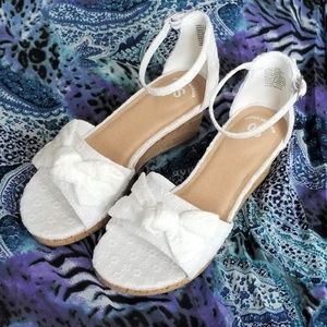 Big Girl Sandals Sizes 5 White NWT Dressy